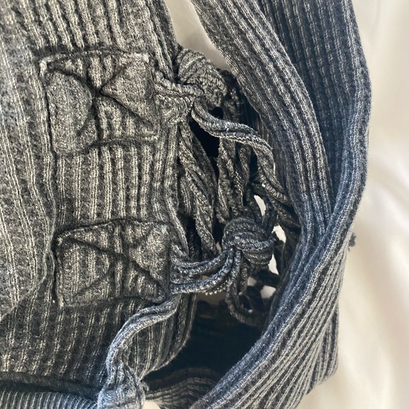 FP sweater - Picture 3 of 3